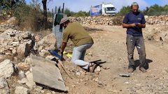 مستوطنون يهاجمون منازل المواطنين جنوب نابلس