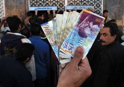 مجدلاني: صرف شيكات الشؤون بعد رواتب موظفي السلطة