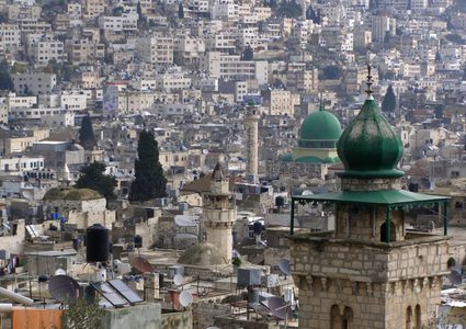 مؤسسات المجتمع المدني بنابلس تناشد المواطنين بإلتزام منازلهم