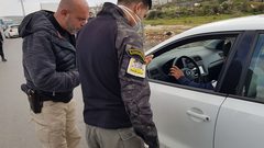 اجراءات مشددة من قبل الشرطة بنابلس لمواجهة فيروس كورونا