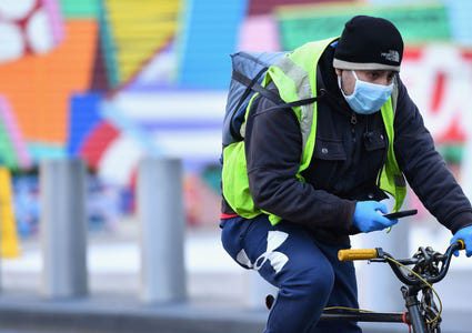 طرق حماية عمال الدليفري والزبائن من فيروس كورونا