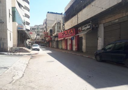 اجراءات مشددة من قبل الشرطة بنابلس لمواجهة فيروس كورونا
