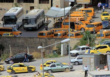 وزارة النقل: يمنع زيادة عدد الركاب داخل المركبات عن ثلاثة