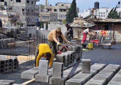 الرجوب يصدر تعميما بمنع مصانع الباطون وآليات البناء من العمل