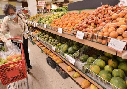 ماذا تفعل لتفادي الإصابة بفيروس كورونا عند شراء الخضروات؟