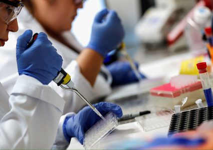 العلماء يؤكدون أن فيروس كورونا "لم يخرج من مختبر"