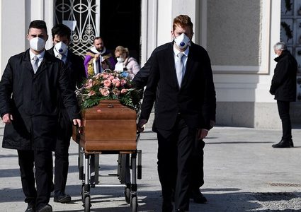 طبيب فلسطيني بايطاليا: المصابون يتساقطون على الأرض نتيجة التشنجات