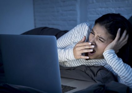 دراسة تحذر: التأخر 30 دقيقة عن موعد نومك قد يكلفك الكثير