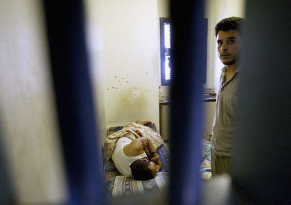 قدورة فارس: هناك خطر حقيقي على الأسرى في سجون الاحتلال من كورونا