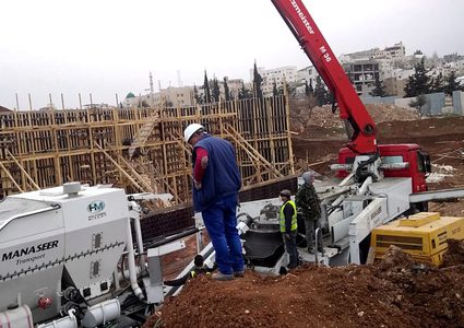 اغلاق مصنع باطون وأربعة محلات تجارية