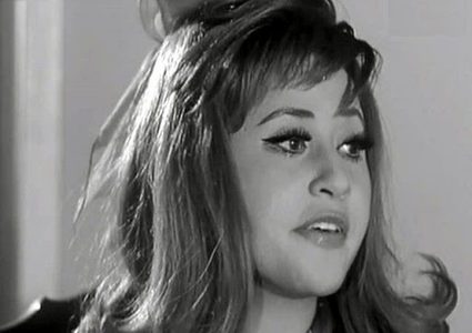 الموت يفجع الفنانة المعتزلة آمال رمزي