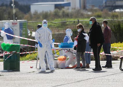 وضع خطة لزيادة قيود مواجهة كورونا تدريجيا بدولة الاحتلال في نيسان