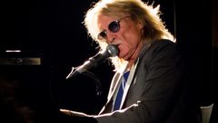 حقيقة اصابة الفنان الشهير دانييل بيفيلاكوا بكورونا