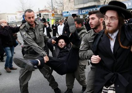 شاهد الحريديم يسخرون من فيروس كورونا بطريقتهم الخاصة