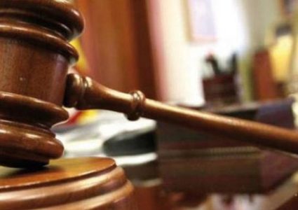 الحبس مدة عام لثلاثة متهمين لمخالفة قرارات حالة الطوارئ