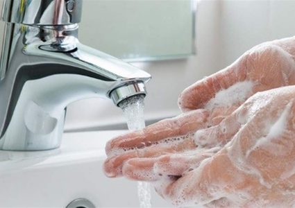 الصحة العالمية تطالب دول العالم بتوفير "مغاسل لليدين وصابون"
