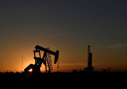 انخفاض اسعار النفط بعد قفزة في مخزونات الخام الأمريكية