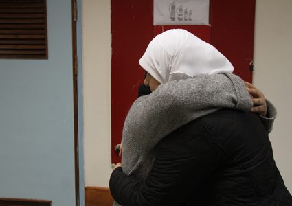 غنام تودع العمال بعد اتمام اجراءات الفحص وظهور نتائجها السلبية