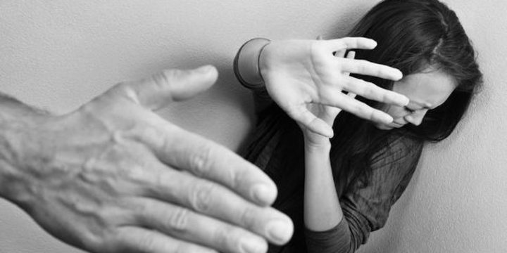 دول عالمية تعاني من ارتفاع وتيرة العنف المنزلي بسبب كورونا
