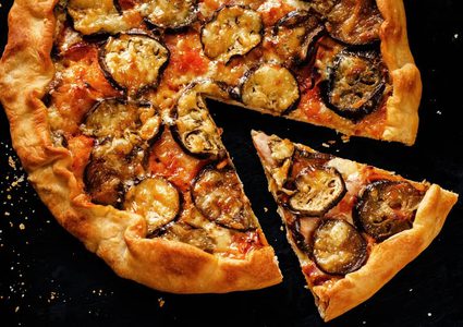 مطعم بيتزا يستخدم طائرة لتوصيل الطلبات خلال الحجر المنزلي