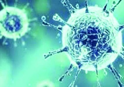 الهند.. شاهد الشرطة تعقم عمال بطريقة "غير إنسانية"