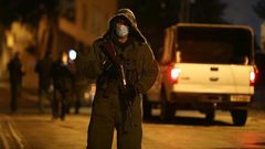 توقيف 13 شخصا وتحتجز 8 مركبات لعدم الالتزام بتعليمات الطوارئ