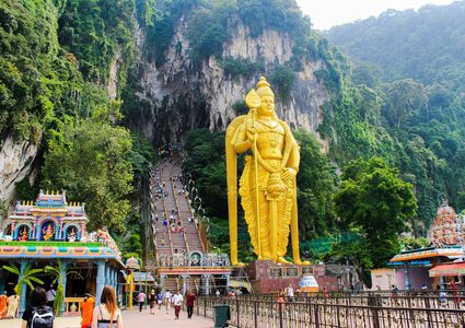 دولة تطالب النساء بعدم إزعاج أزواجهن خلال الحجر المنزلي