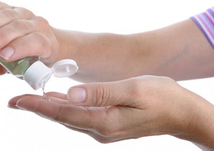 ما هي مخاطر صنع معقم اليدين في المنزل ؟