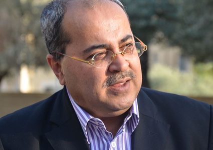 الطيبي: طائرة إنقاذ تركية تحمل طلاب الداخل والقدس