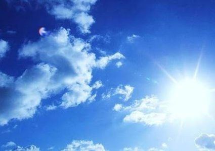 الطقس: أجواء معتدلة وانخفاض طفيف على درجات الحرارة