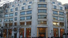 شركة LVMH تنتج وتوزع جَل مطهر للأيدي مجاناً