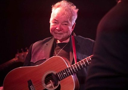 وفاة المغني الشعبي الأميركي جون براين اثر اصابته بكورونا