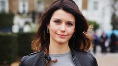 كيف كانت بيرين سات في طفولتها