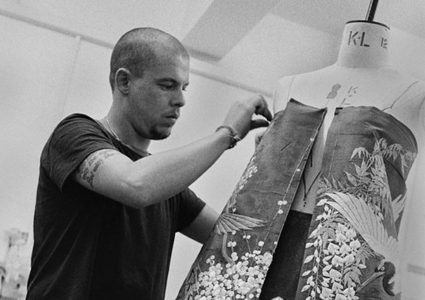 علامة المصمم Alexander McQueen تطلق مبادرة موسيقية