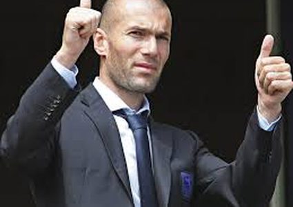 زيدان يتبرع للجزائر من أجل مواجهة كورونا