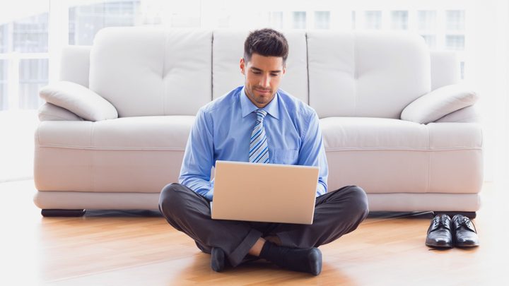 آلية حماية الظهر عند العمل المكتبي في المنزل