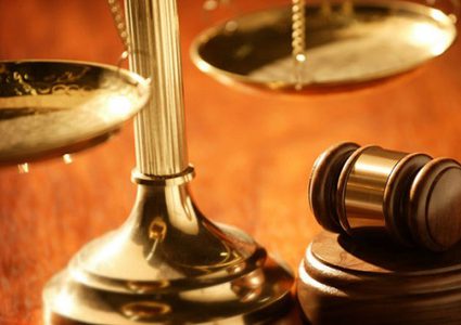 الحكم على شخصين بالحبس لمدة عام وغرامة مالية لخرقهما حالة الطوارئ