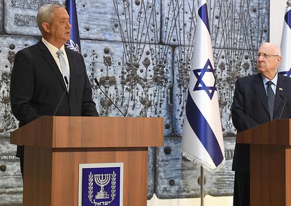 ريفلين يرفض طلب غانتس بتمديد مهلة تشكيل حكومة الاحتلال