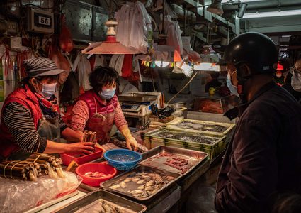 تعرفوا على القصة الحقيقة لظهور وباء كورونا في سوق ووهان