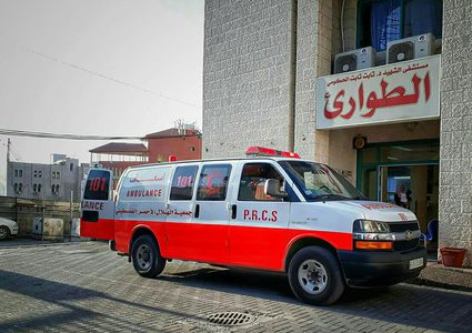 تقديم غرفة تعقيم لمستشفى ثابت في طولكرم