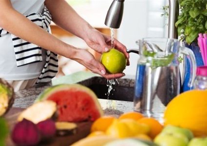 لهذا السبب لا تغسل المشتريات خلال أزمة كورونا