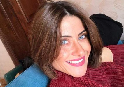 والدة الفنانة هيدي كرم تشعل مواقع التواصل الاجتماعي