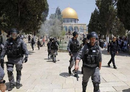 قوات الاحتلال تقتحم مخيم قلنديا وبلدة كفر عقب شمال القدس