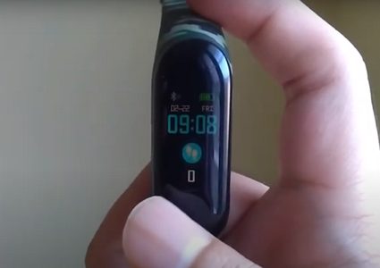 روسيا تطور أساور ذكية للتحقق من صحة جنودها