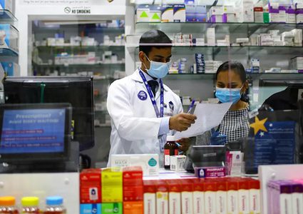 أطباء يحذرون من أعراض جديدة لفيروس كورونا