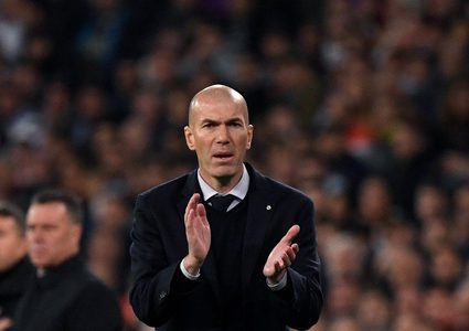 زين الدين زيدان يتبرع بمستلزمات طبية للجزائر