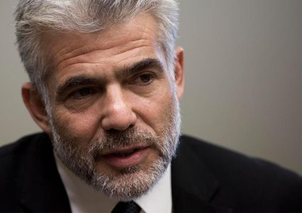 لابيد: " لا يمكن تشكيل حكومة طوارئ برئاسة متهم بالفساد "