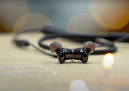 سماعة بلوتوث رخيصة تعمل 20 ساعة متواصلة!