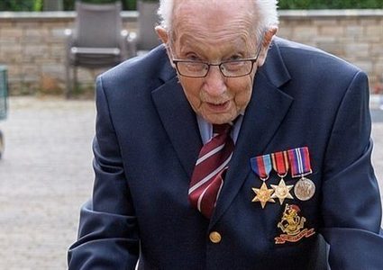 عجوز بريطاني يجمع 10 ملايين دولار