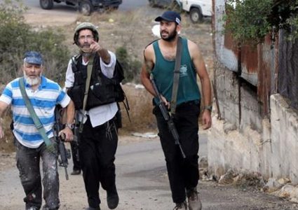 إصابة مواطن باعتداء المستوطنين عليه جنوب الخليل